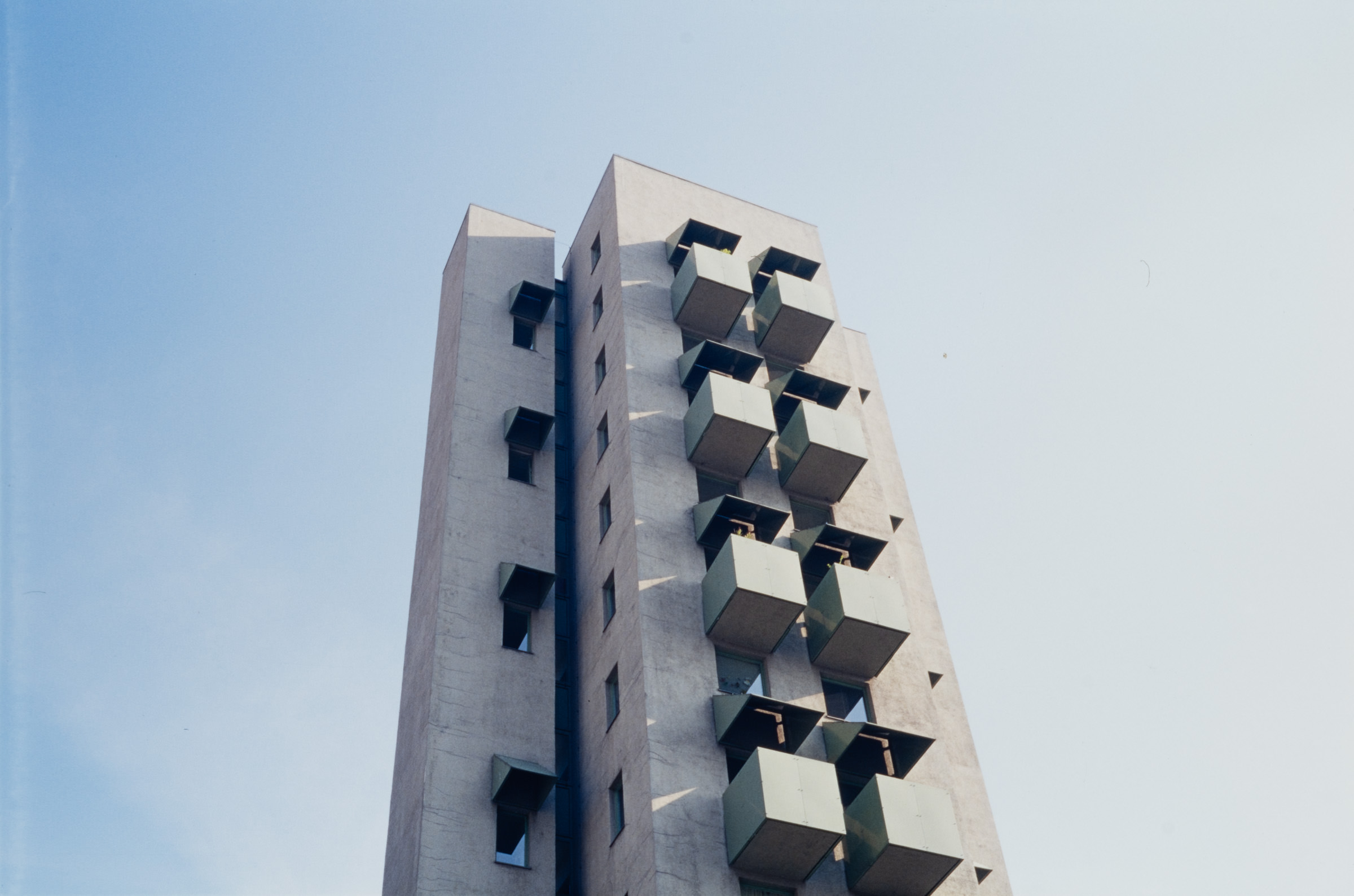 AHP F2001 07 005 sc240901 img13 NLP